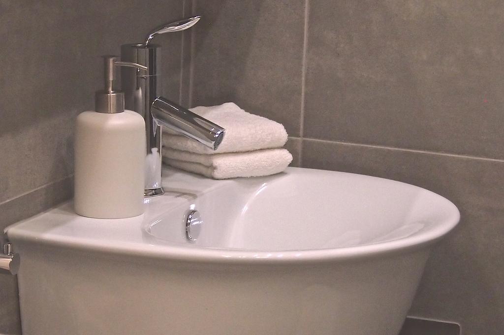 Royal Way Snug - Old Town Apartment Варшава Екстериор снимка